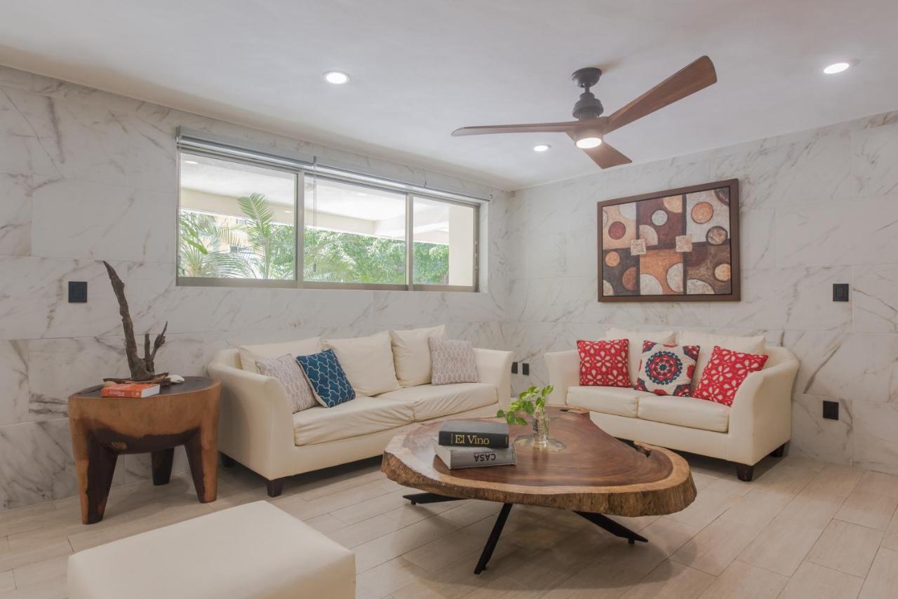Three-Bedroom Apartment Ground Floor with Street View
