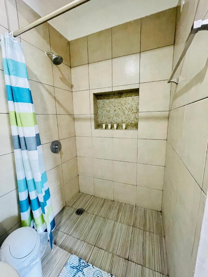 Kamer met Queensize Bed en Balkon