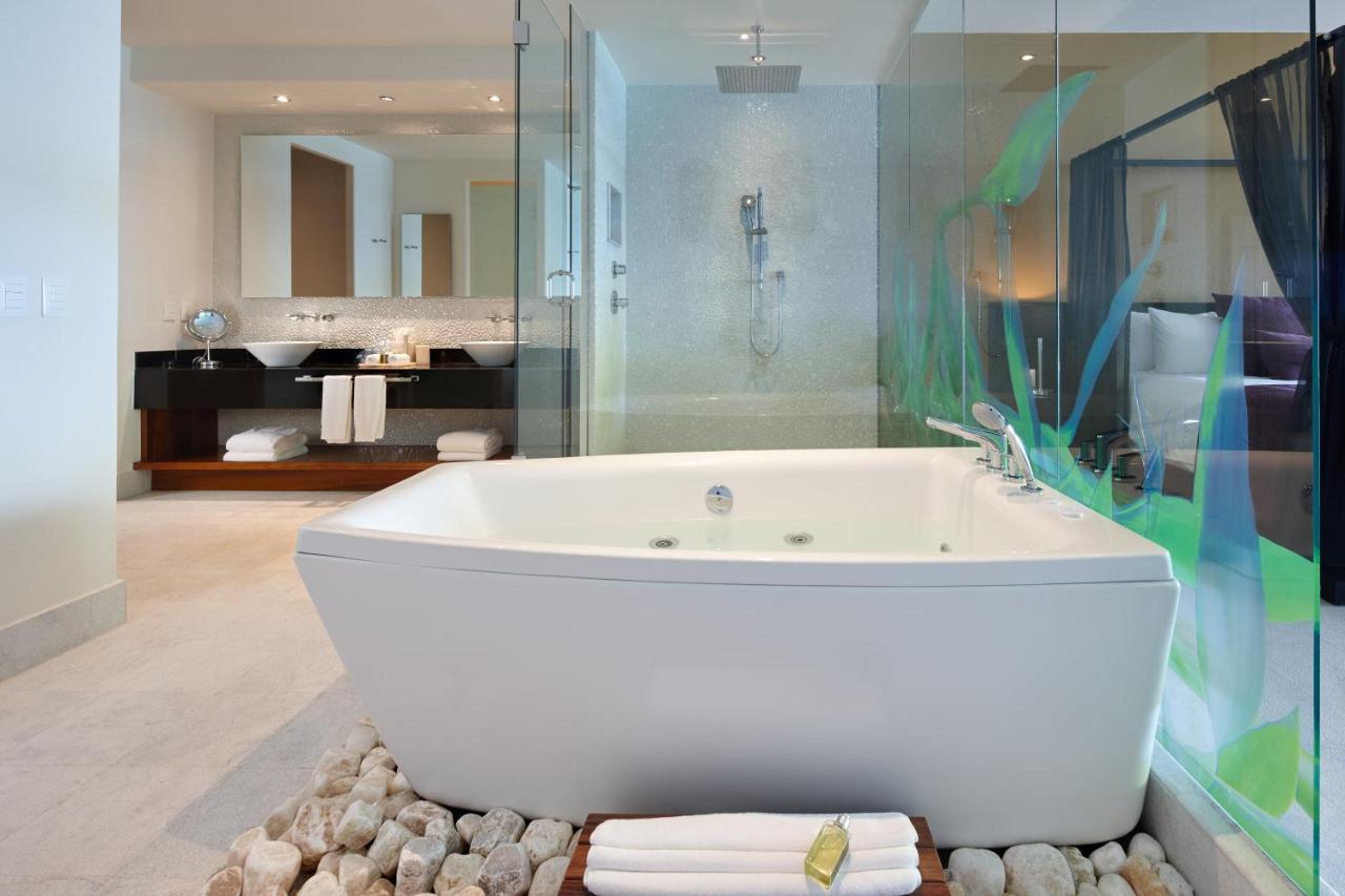 Suite con vistas a la piscina