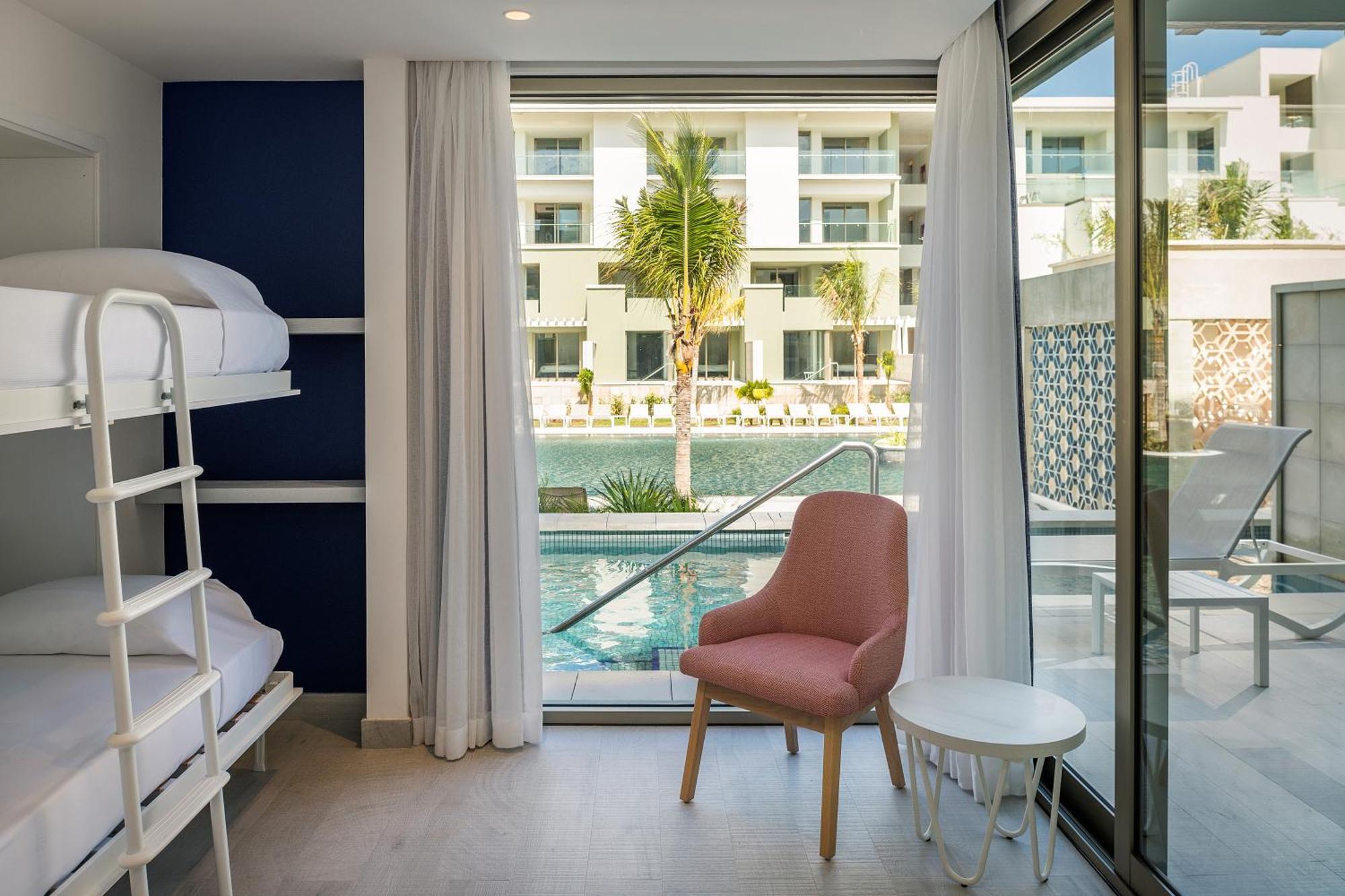Suite Familiar Privileged Grand con acceso directo a la piscina