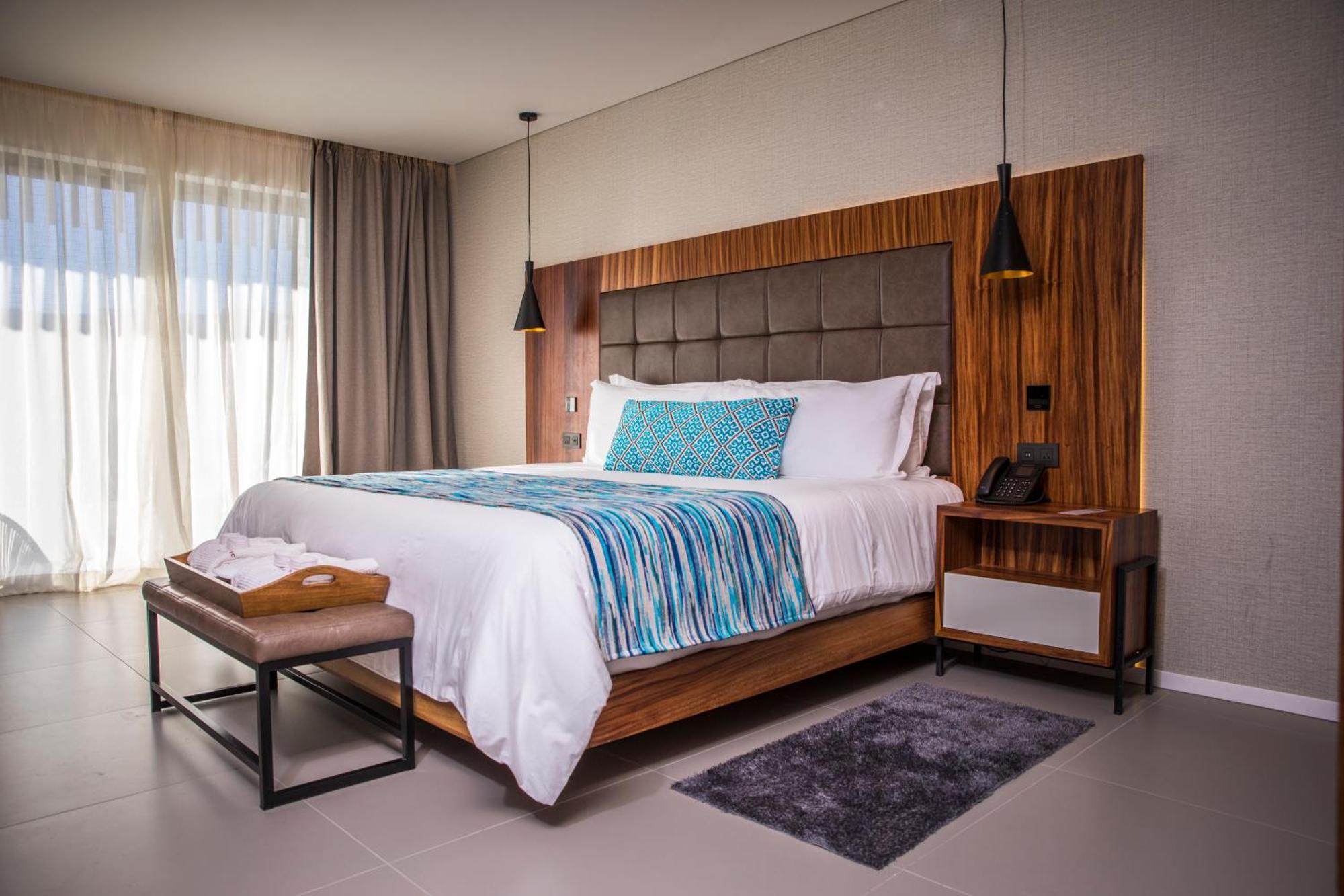 Elegance Club Suite met 1 Slaapkamer en Bubbelbad in de Openlucht (Alleen voor Volwassenen 18+) - Gratis WiFi