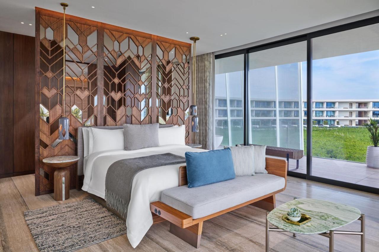 Caroline Astor Connecting Suite with Ocean View