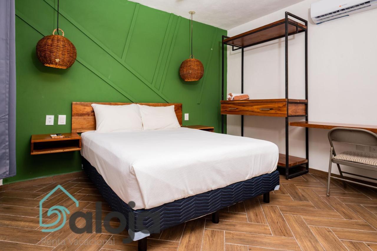 Zimmer mit Kingsize-Bett