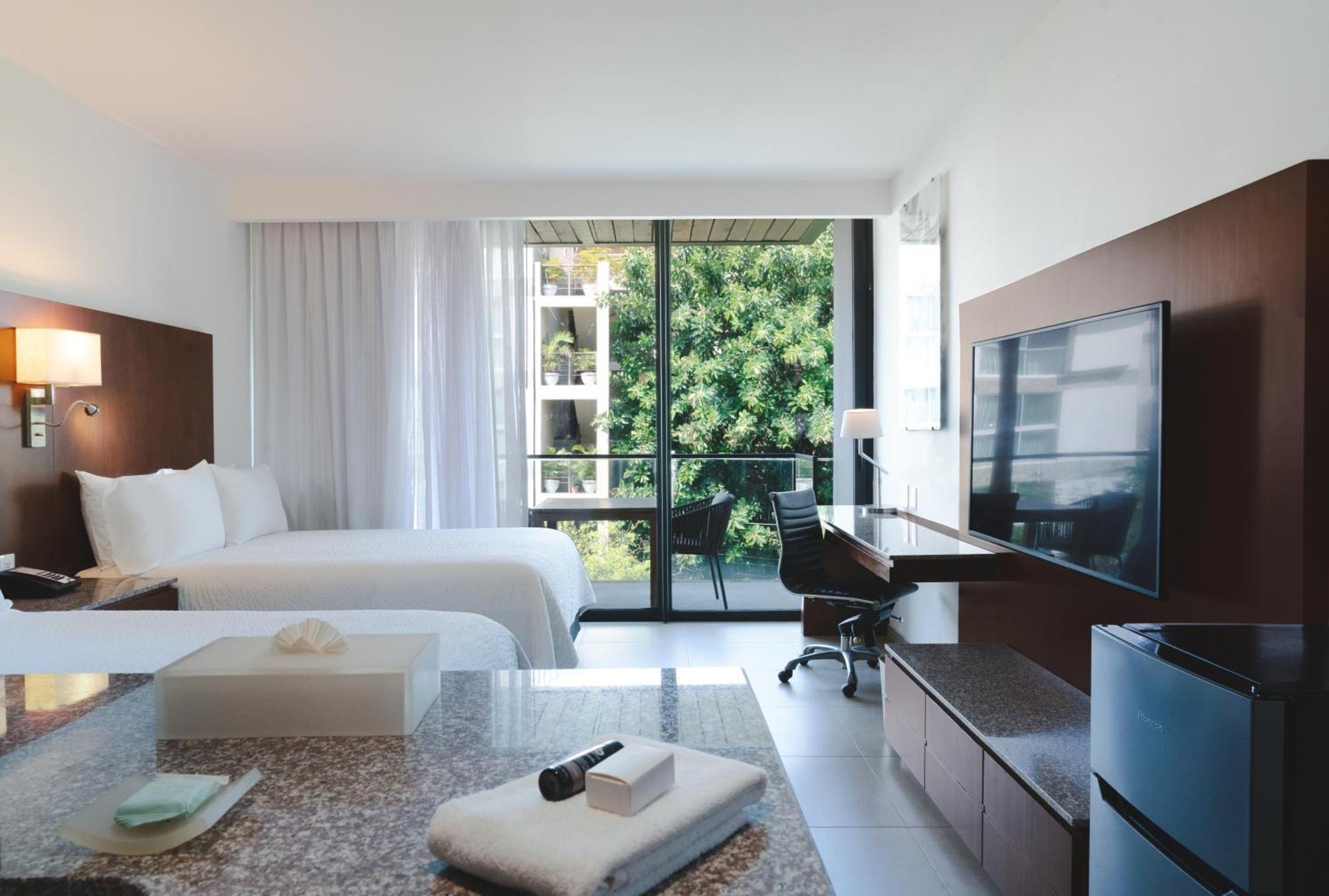 Deluxe Double Room,1548885112:JPEG