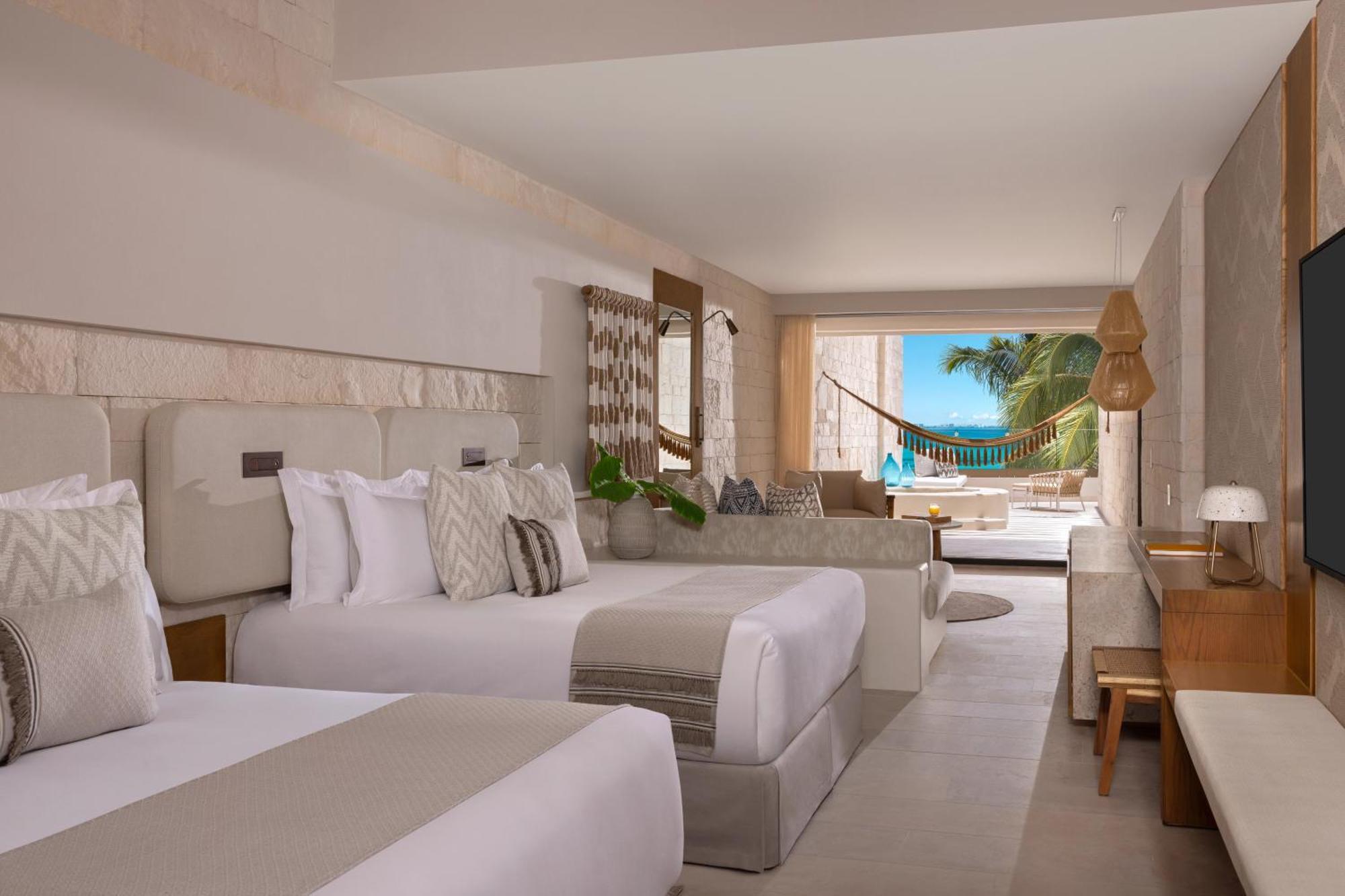Signature Oceanfront Junior Double Suite with Hot Tub