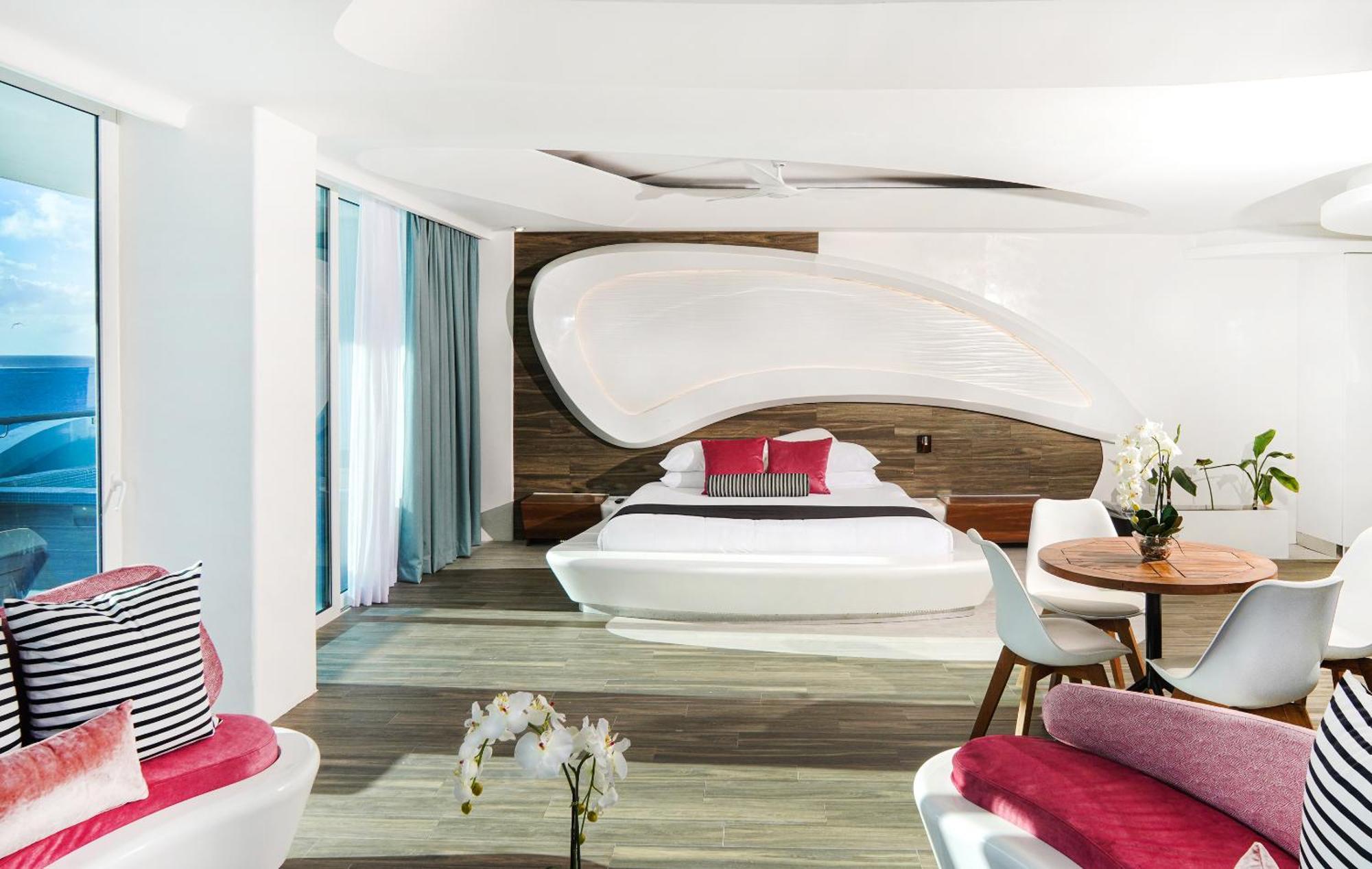 Ocean Front Luxury Suite