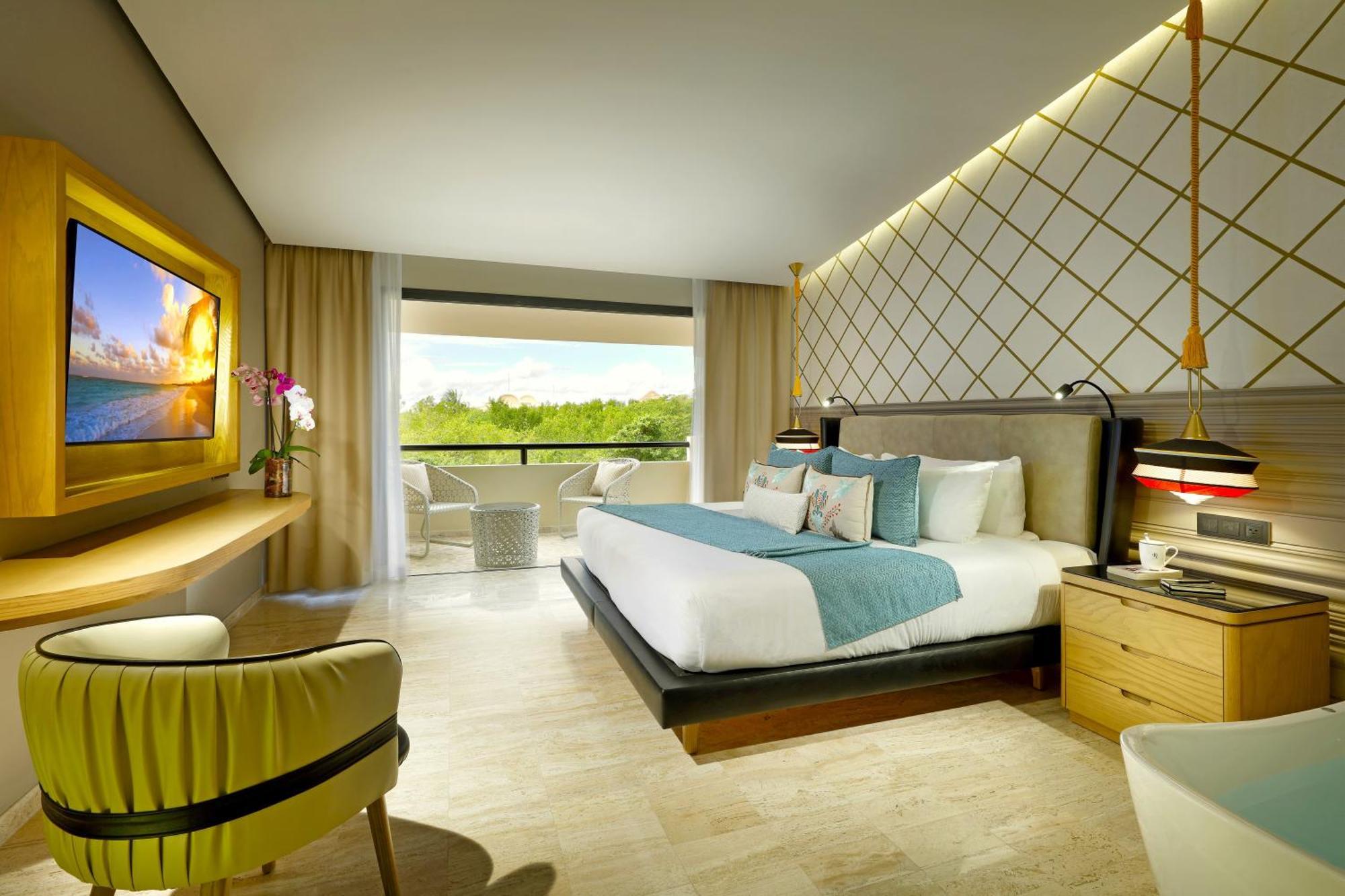 Junior Suite with Garden View