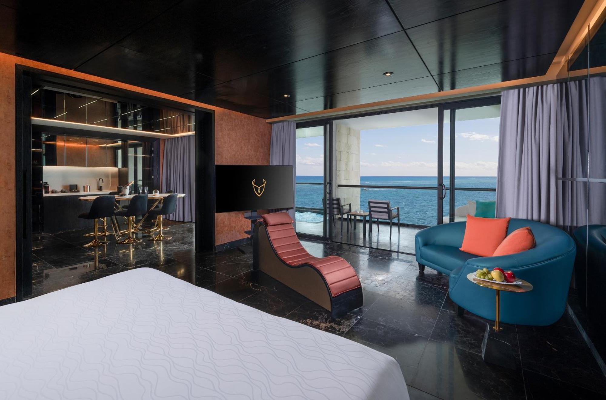 Suite Diamond con jacuzzi y vistas al océano