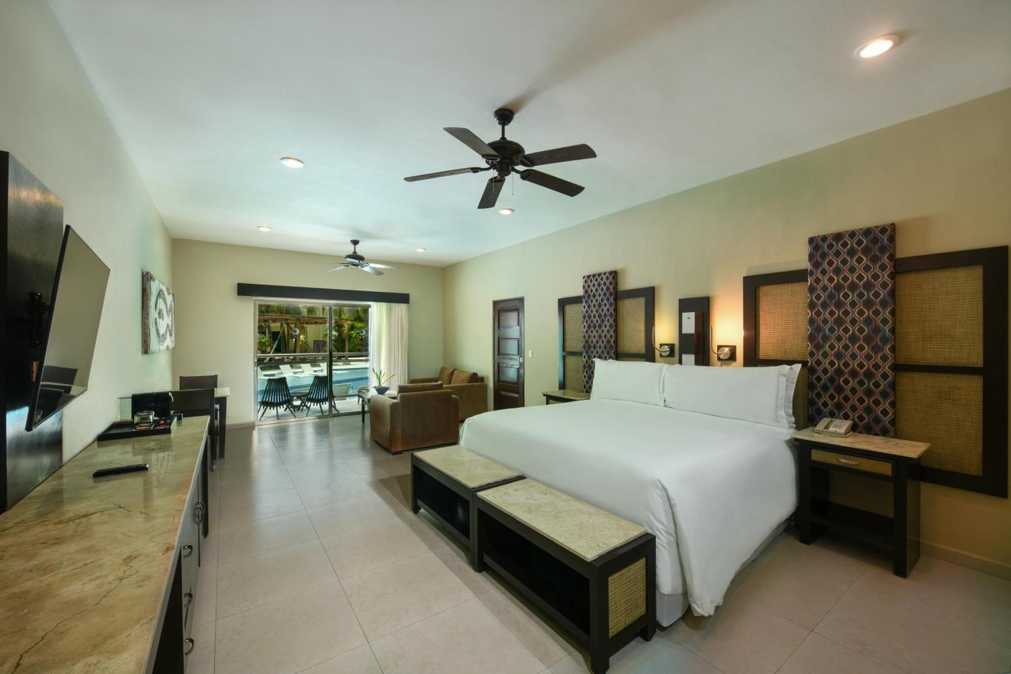 Suite mit Swim-up-Pool