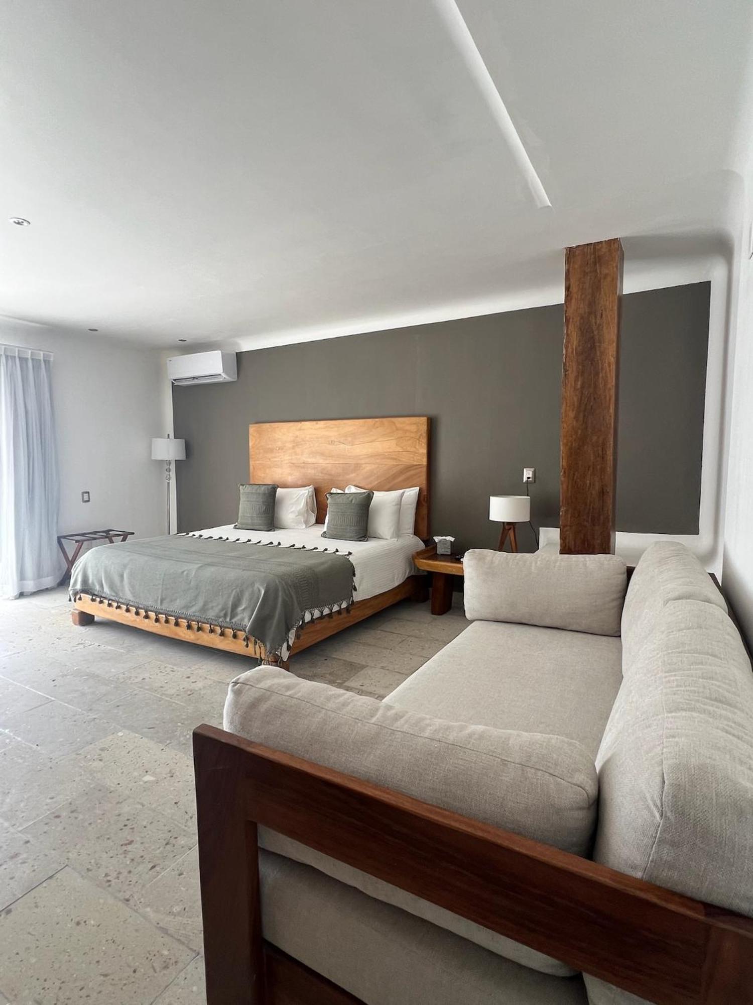 Deluxe Double Room with Sea View,1651757976:JPEG