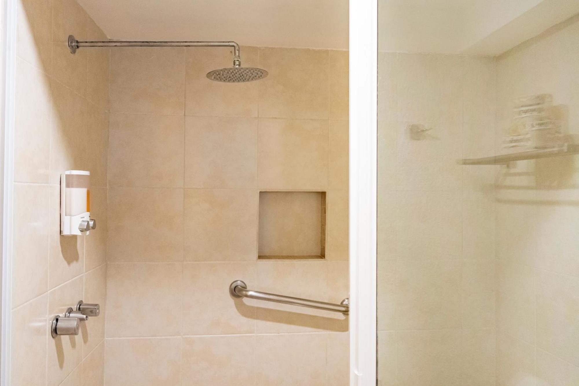 Familiensuite mit Balkon