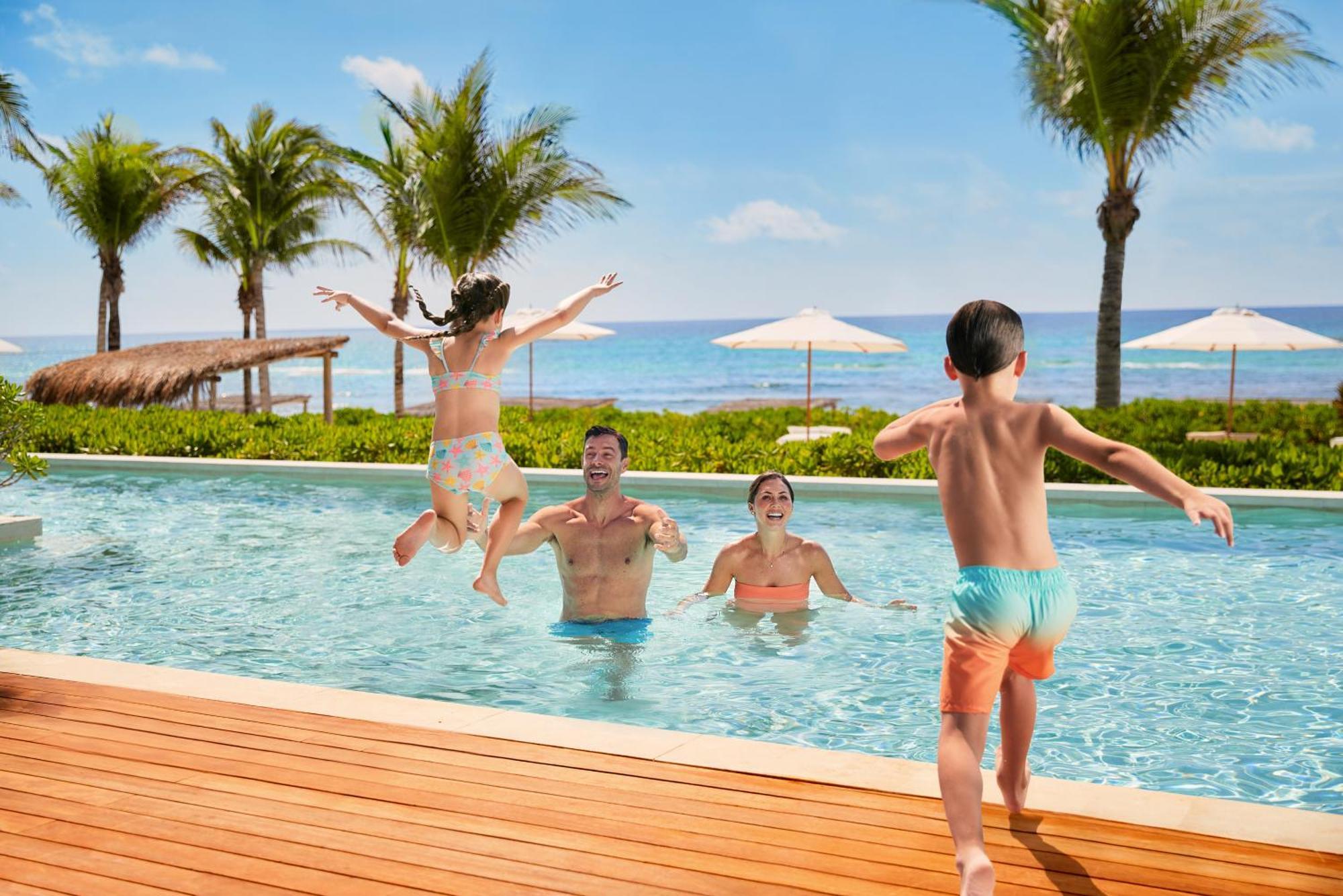Suite de 1 dormitorio + 3 días en el campamento de verano para 2 niños + Experiencia Jungala Aqua + Cabaña VIP