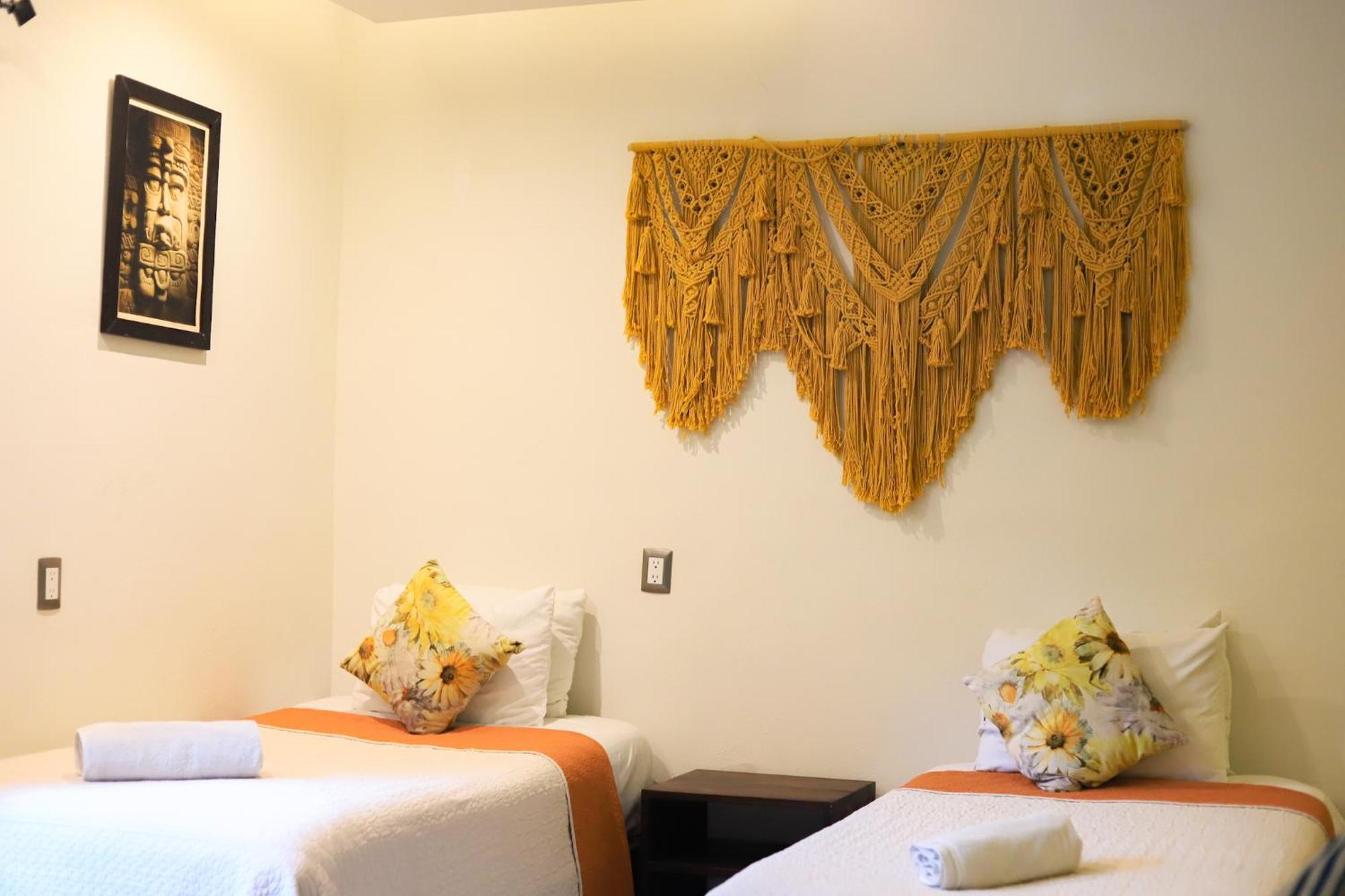 Deluxe Queen Suite