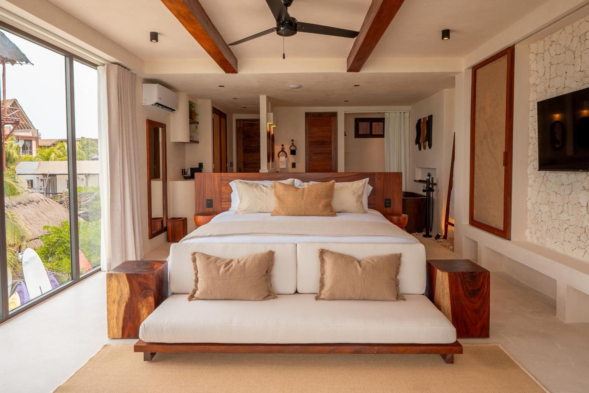 Suite mit Kingsize-Bett und Meerblick