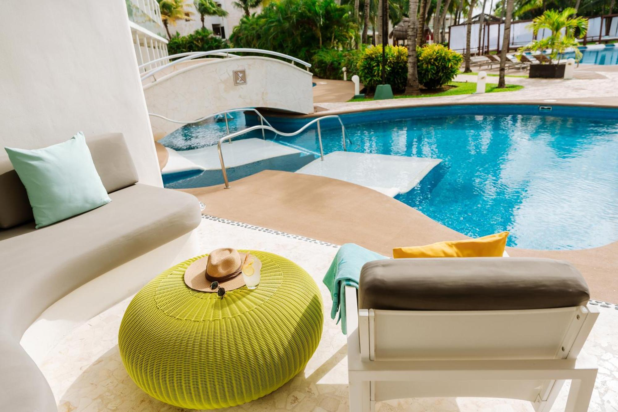 Premium Swim Up