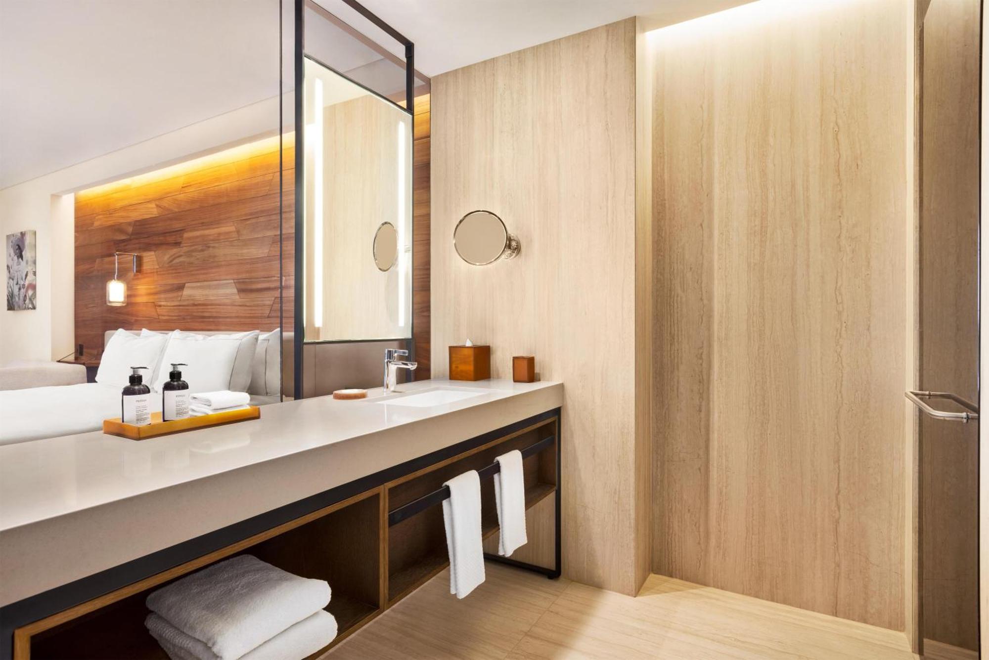 Quarto King de Canto com Vista Mar