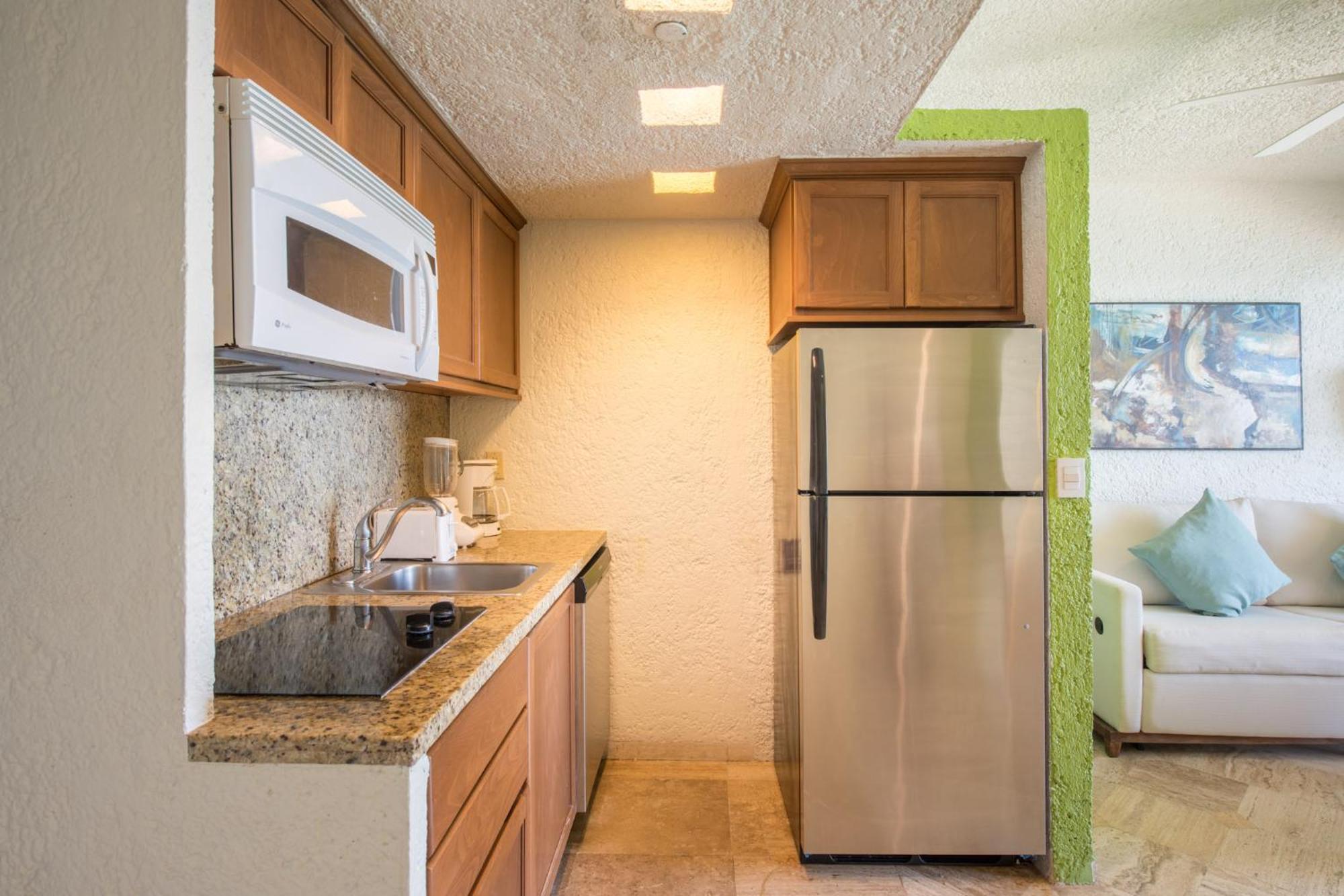 Two-Bedroom Deluxe King Suite with Jacuzzi, Terrace and Oceanfront View