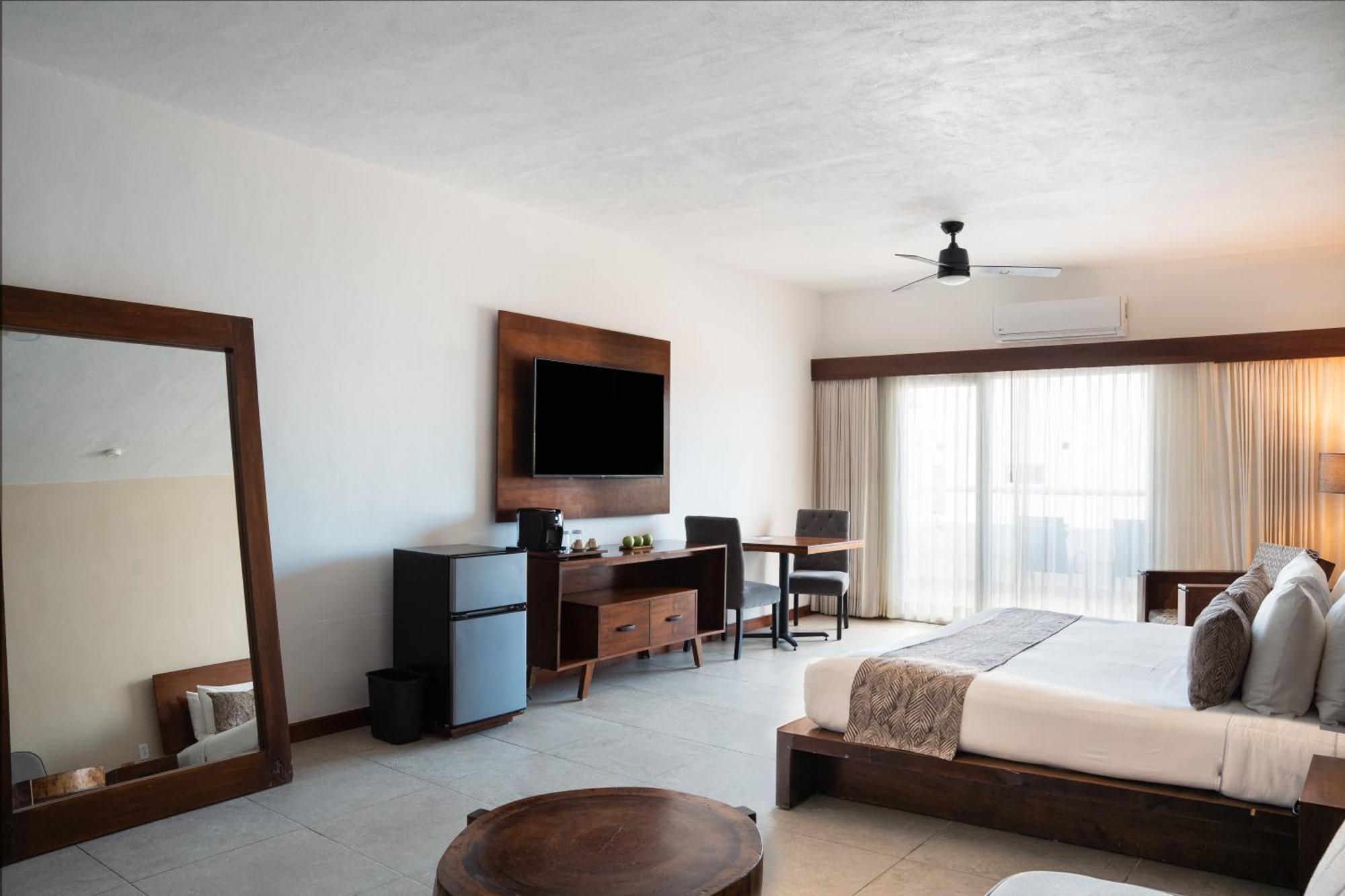 Superior King Suite