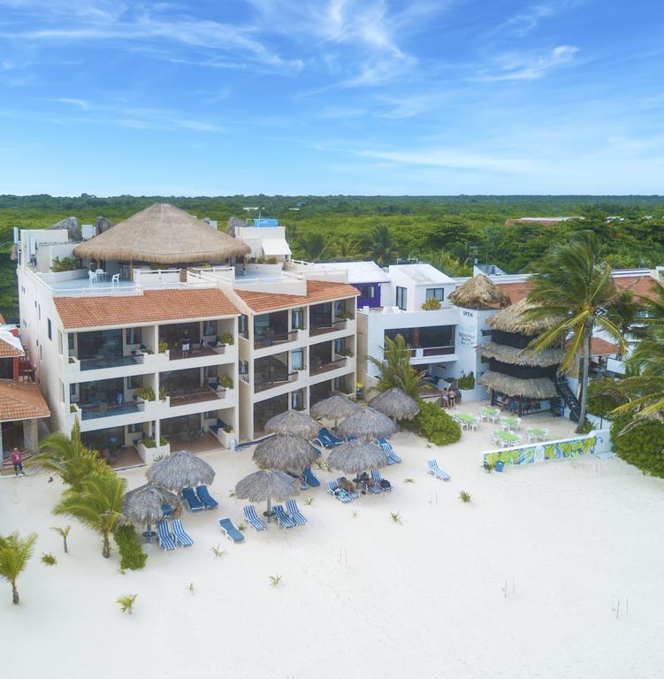 Three-Bedroom Condo with Sea View