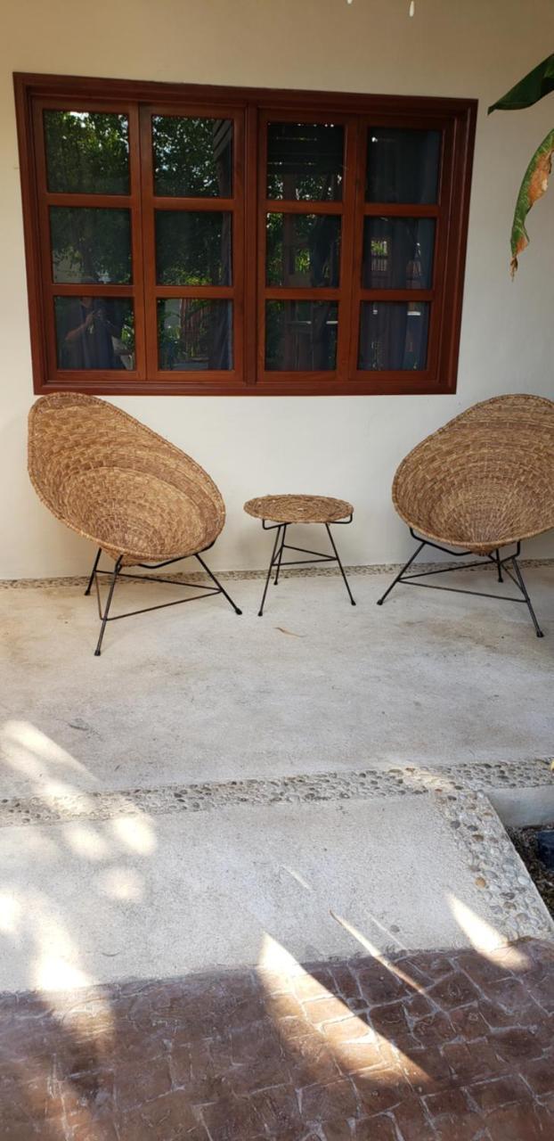 Suite Lit King-Size - Vue sur Piscine