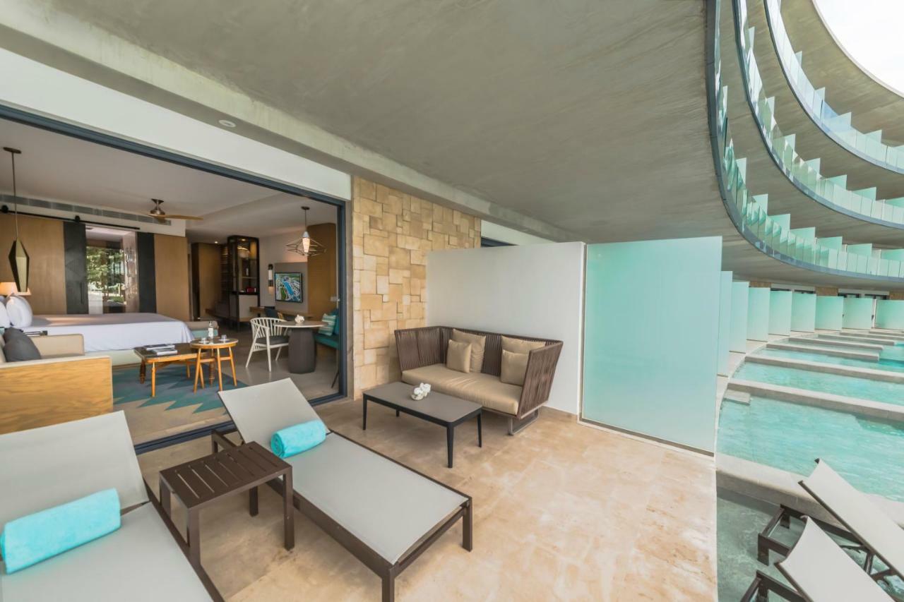 Suite Junior Romance Swim Out con vistas parciales al océano