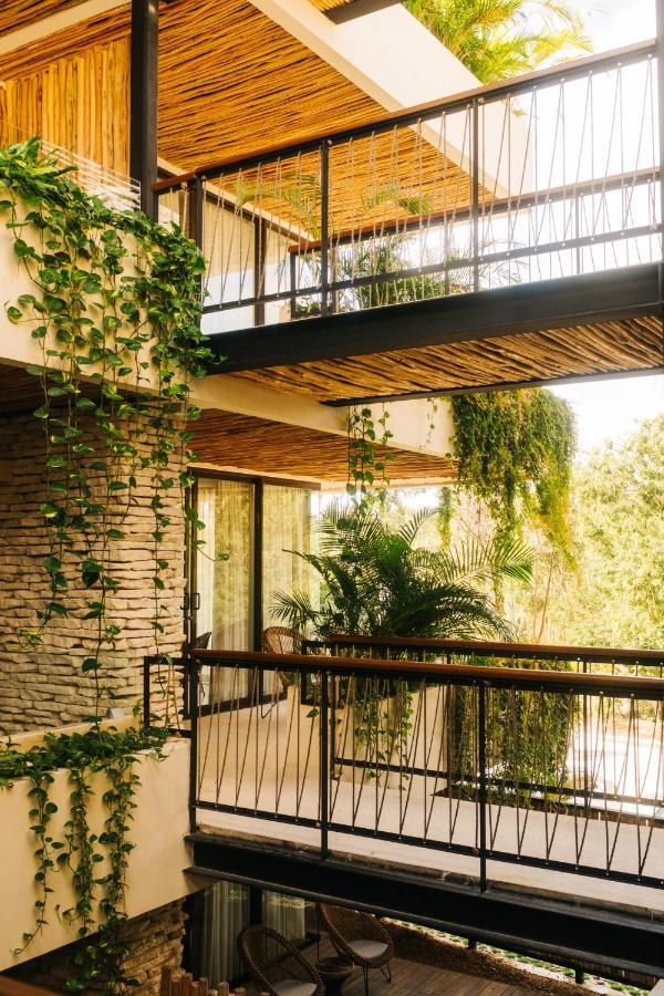 Luxe Jungle Appartement met 4 Slaapkamers - 2 Kingsize Bedden en 4 Eenpersoonsbedden - 1 Kingsize Slaapbank - Uitzicht op de Tuin