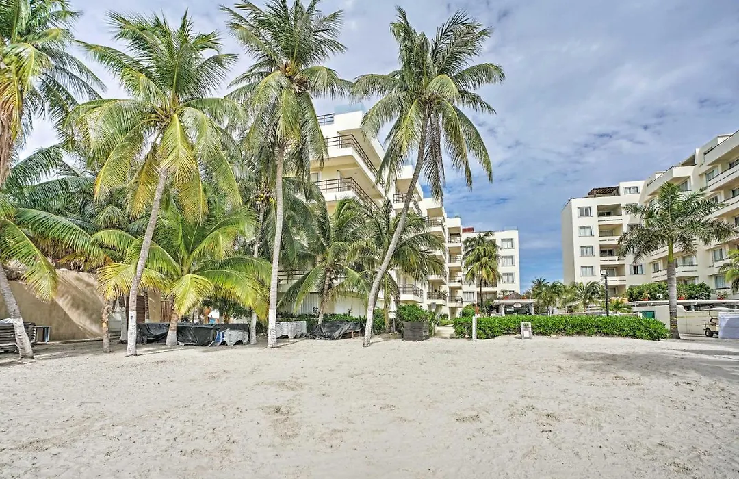 Ocean-View Oasis On Playa Norte: Resort Amenities-1