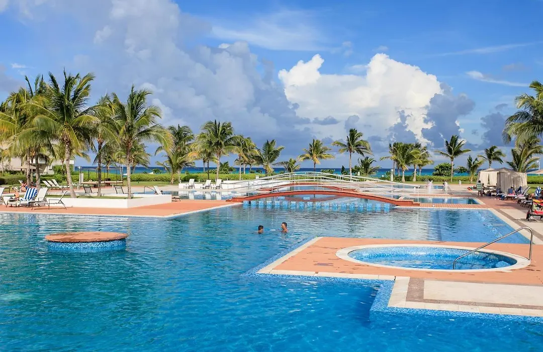 Relaxing 2 Bedroom With Jacuzzi, Terrace And Beach Club-1