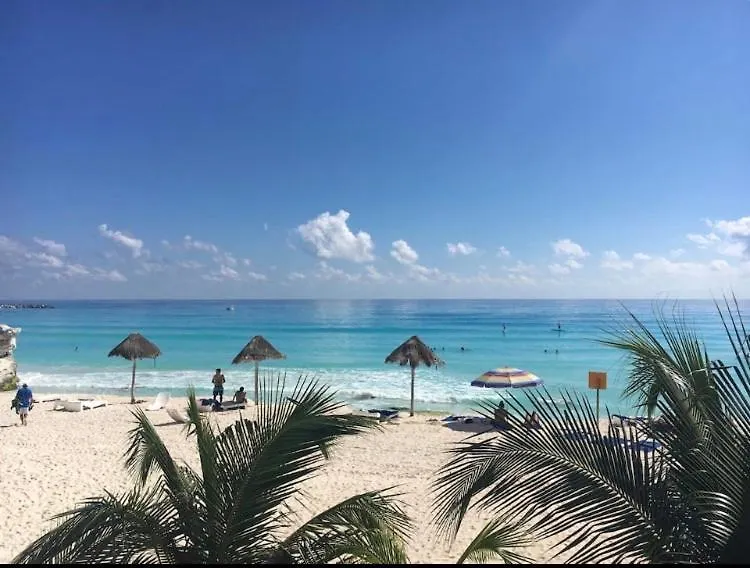 Studio Oceanfront Prime Location-1