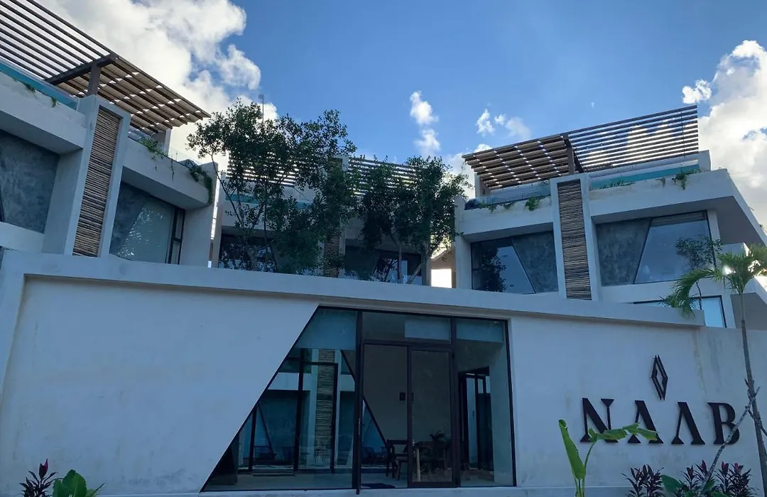 Studio With Jacuzzi, 24-7 Private Security-1
