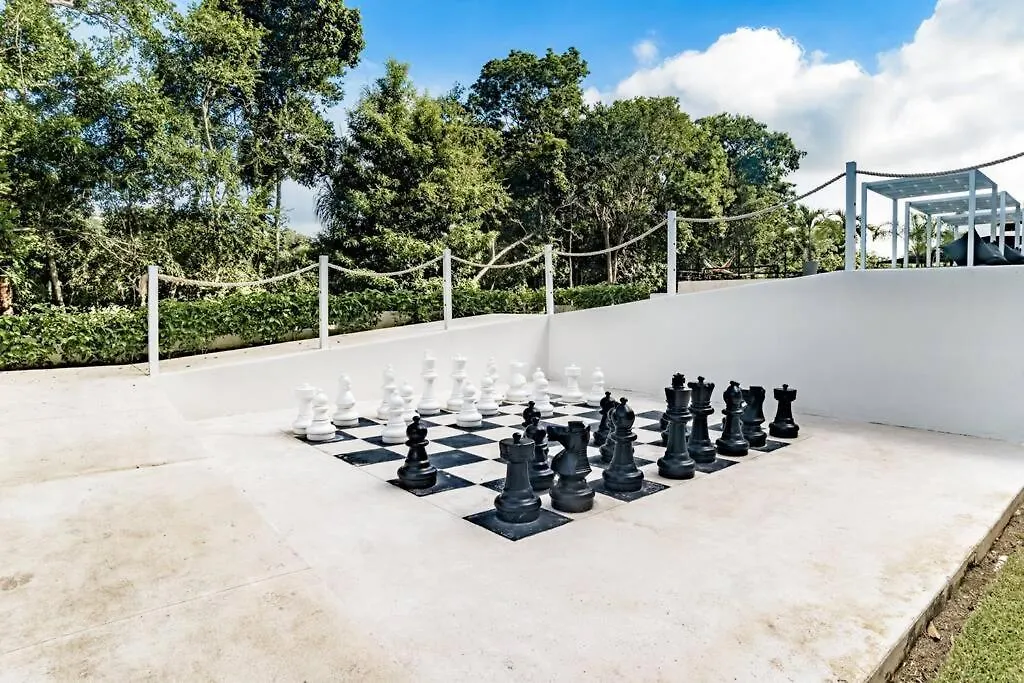 Luxury Condo With Gym & Beach Club & Pga Golf-1