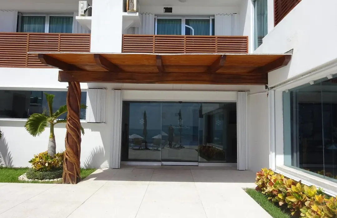Ocean Front, Amazing Views-1