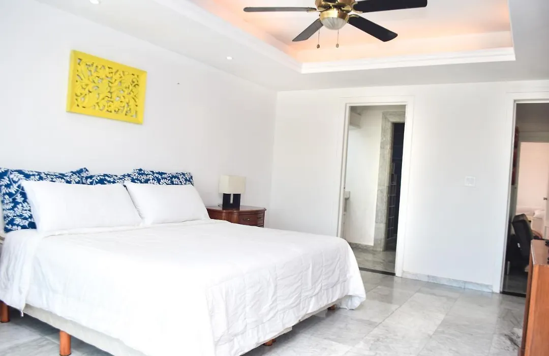 Departamento Sobre La Playa Cancun-1