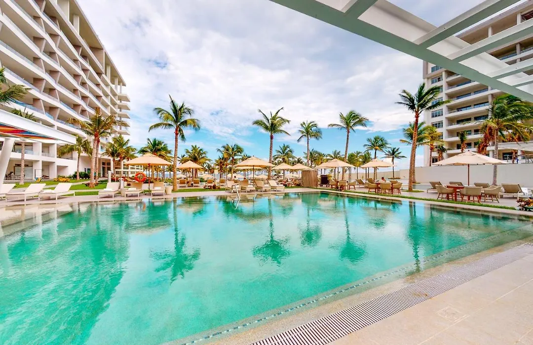 Garza Blanca Royal-1