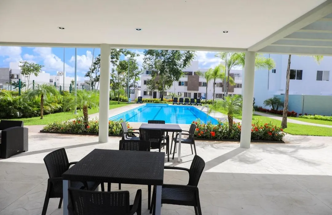 Fraccionamiento Jardines Del Sur 5 Calle Margaritas 3 No. 10-1