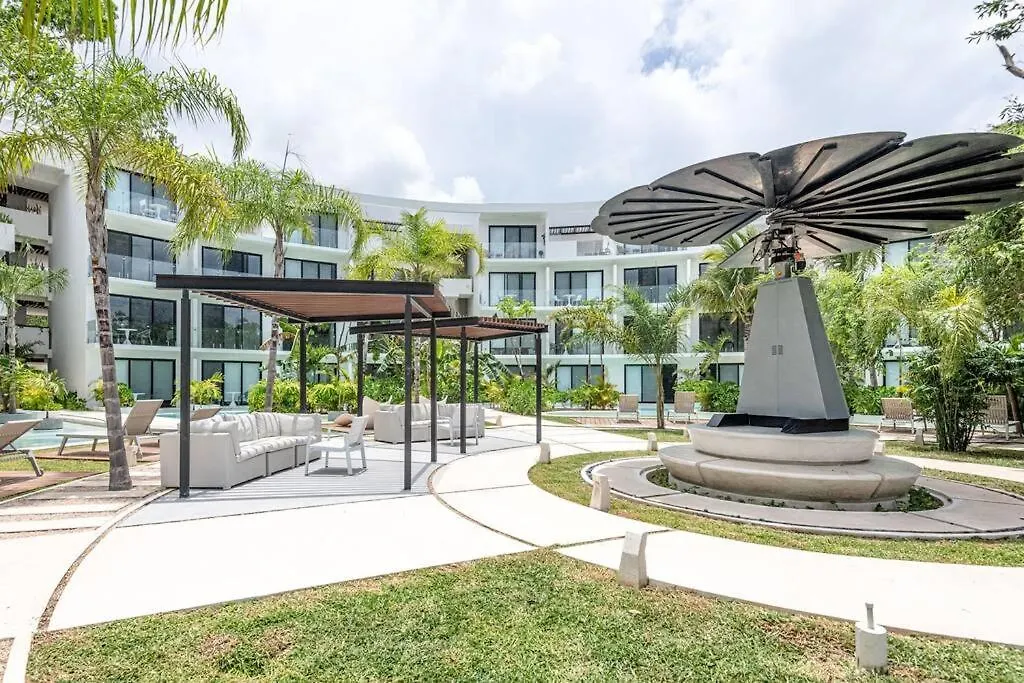 Blue Sky Luxury Studio At Lagunas Central Park-1