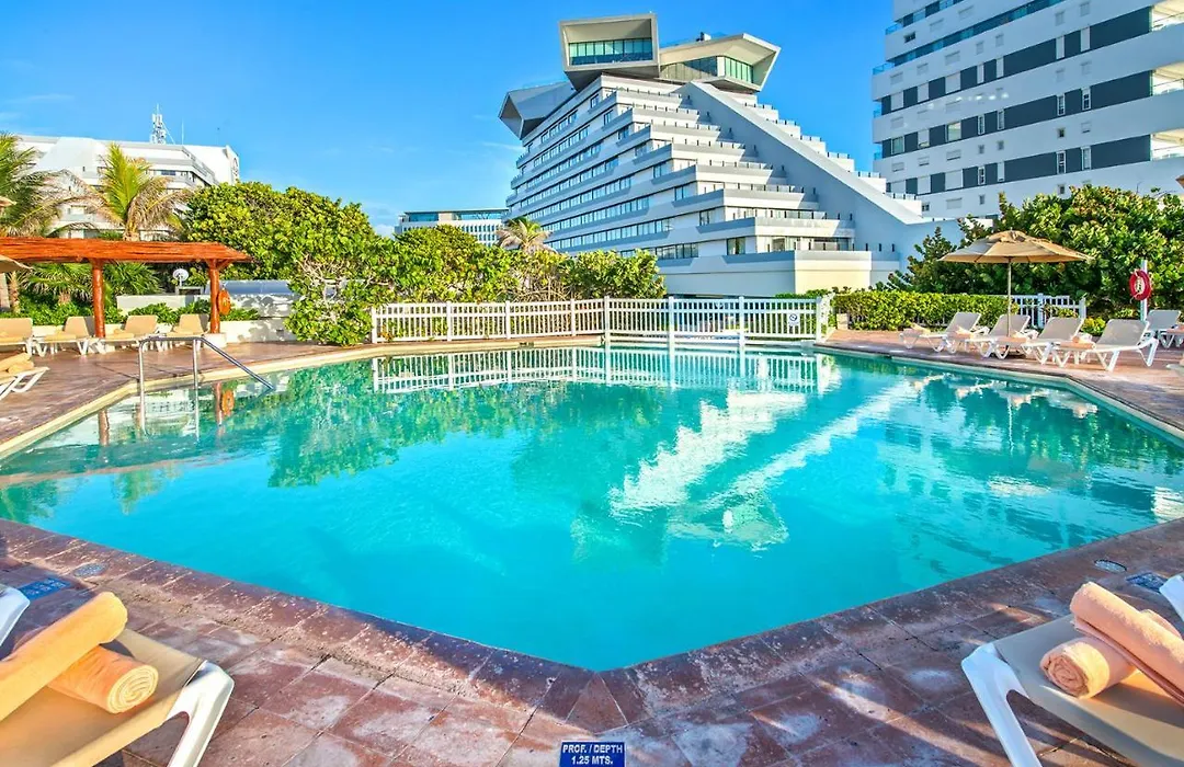 Condos In Prime Cancun Location Plus 3 Pools-1