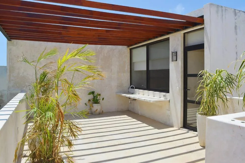 Exclusive, Spacious, Comfy 3 Bedroom Ph With Pool!-1