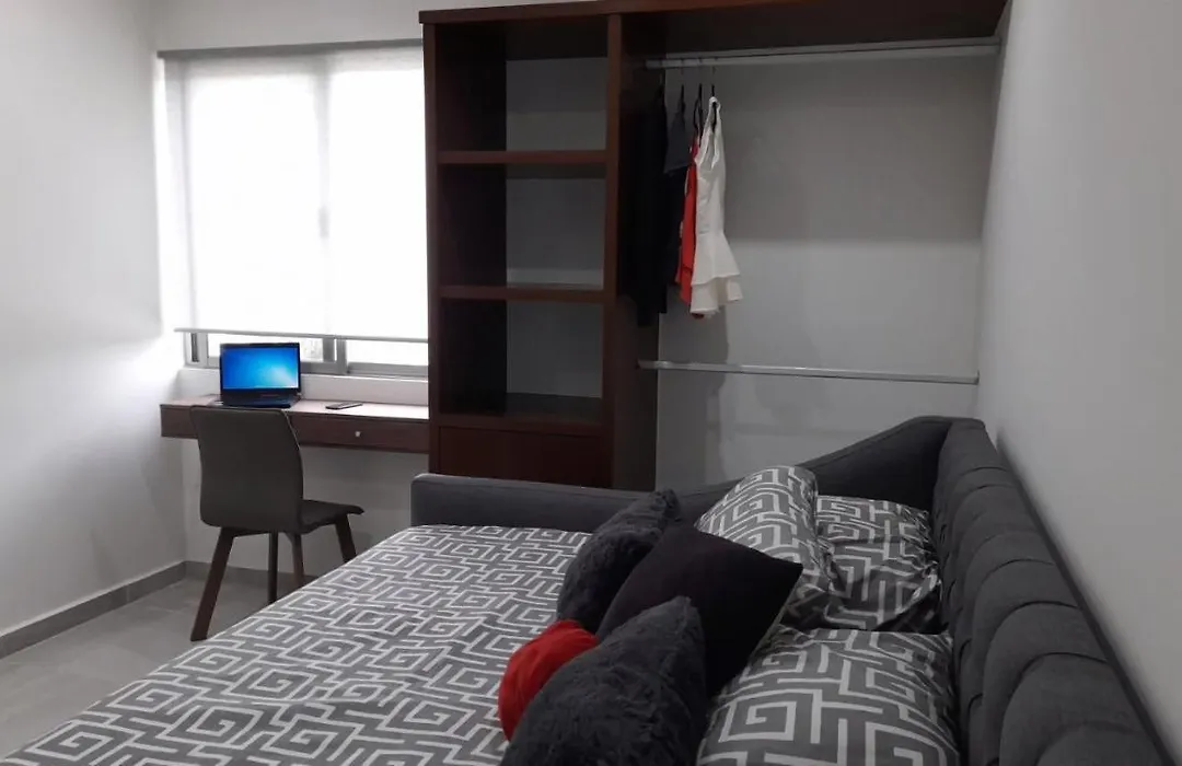 Gorgeous Apartment HOEStel Long Island!-1