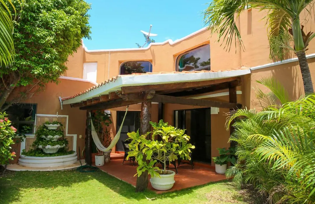 Amazing Villa With Private Swimmingpool, 5 Bedrooms, 5 Bathrooms-1