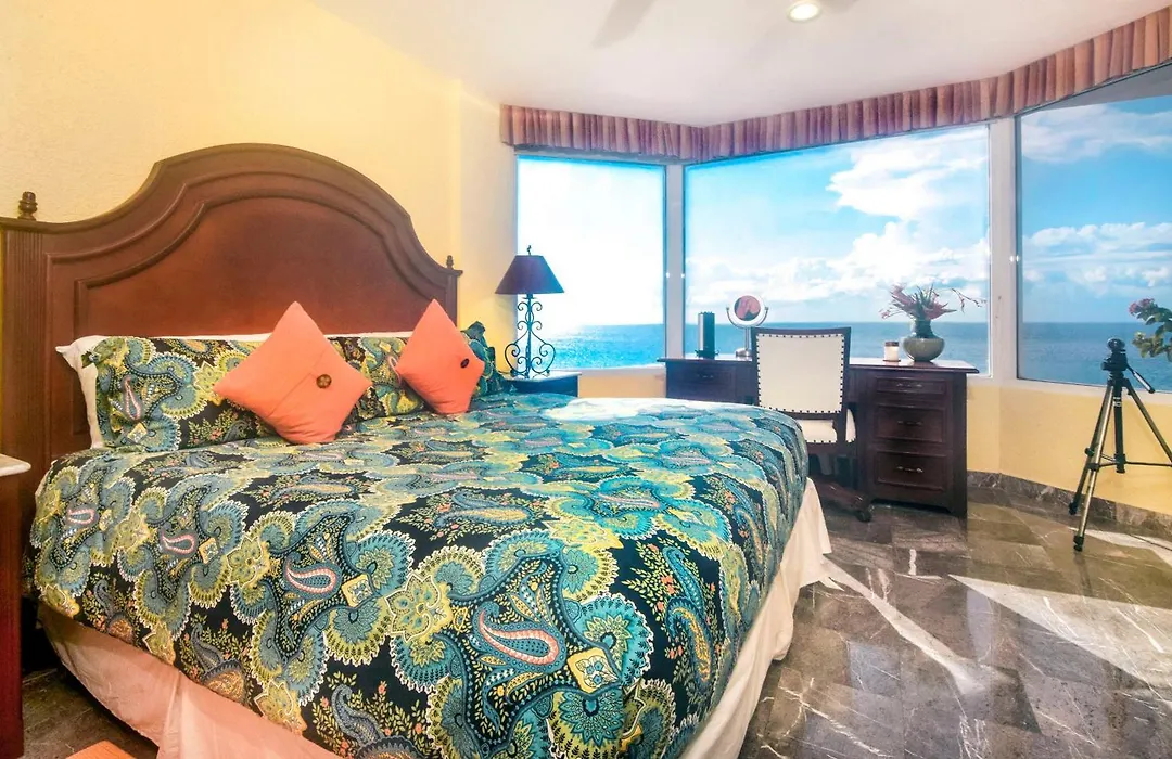 Beautiful And Private 3 Bedroom Oceanfront Condo Pds3S-1
