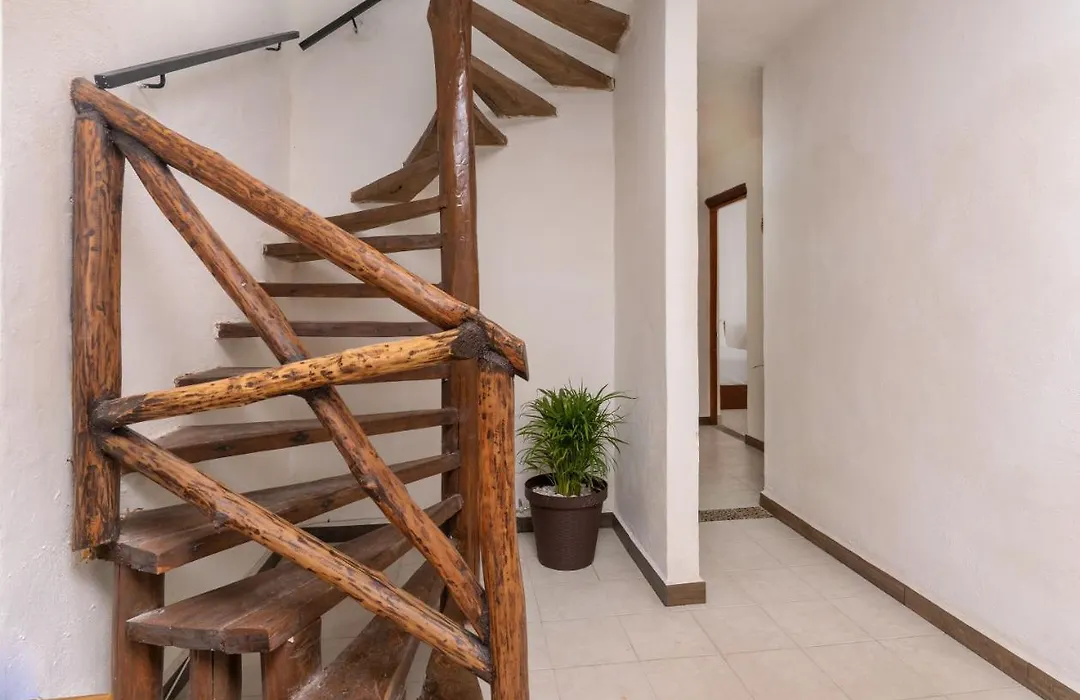 Simply Comfort Stylish Las Palmas Apartments With Pool-1
