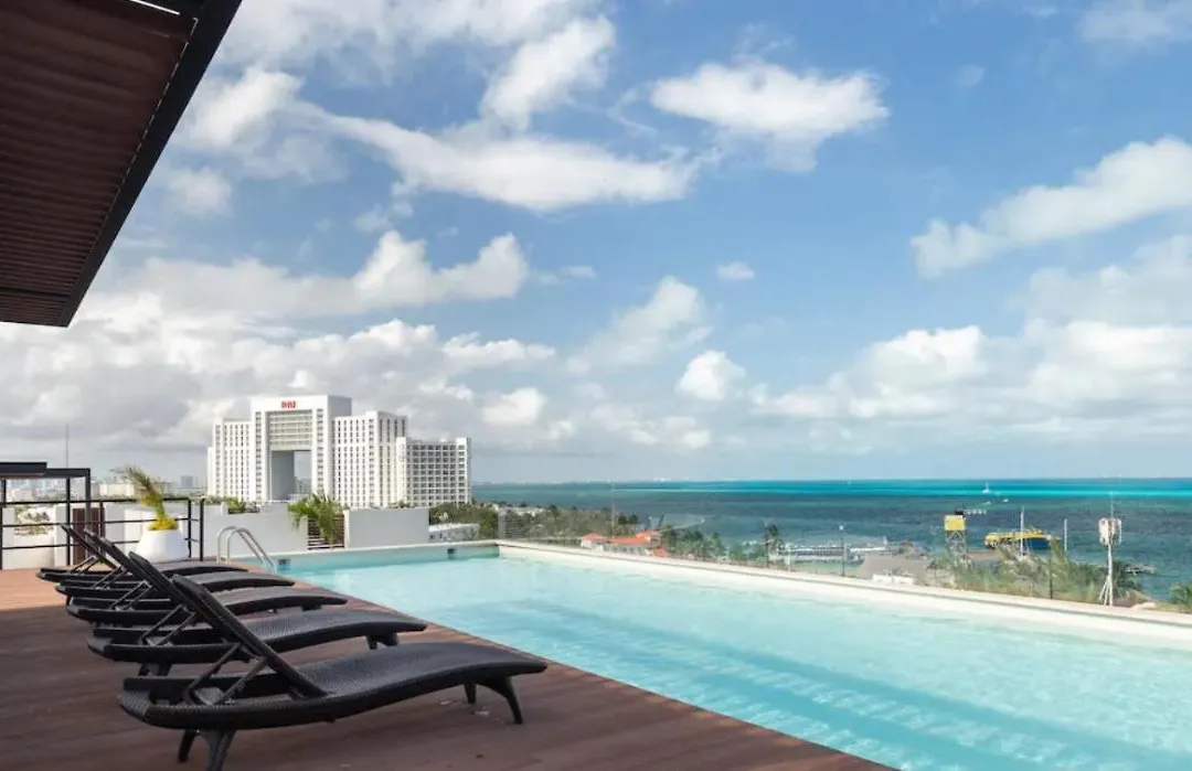 Elegant Apartment Well Located In The Hotel Zone Of Cancun-1