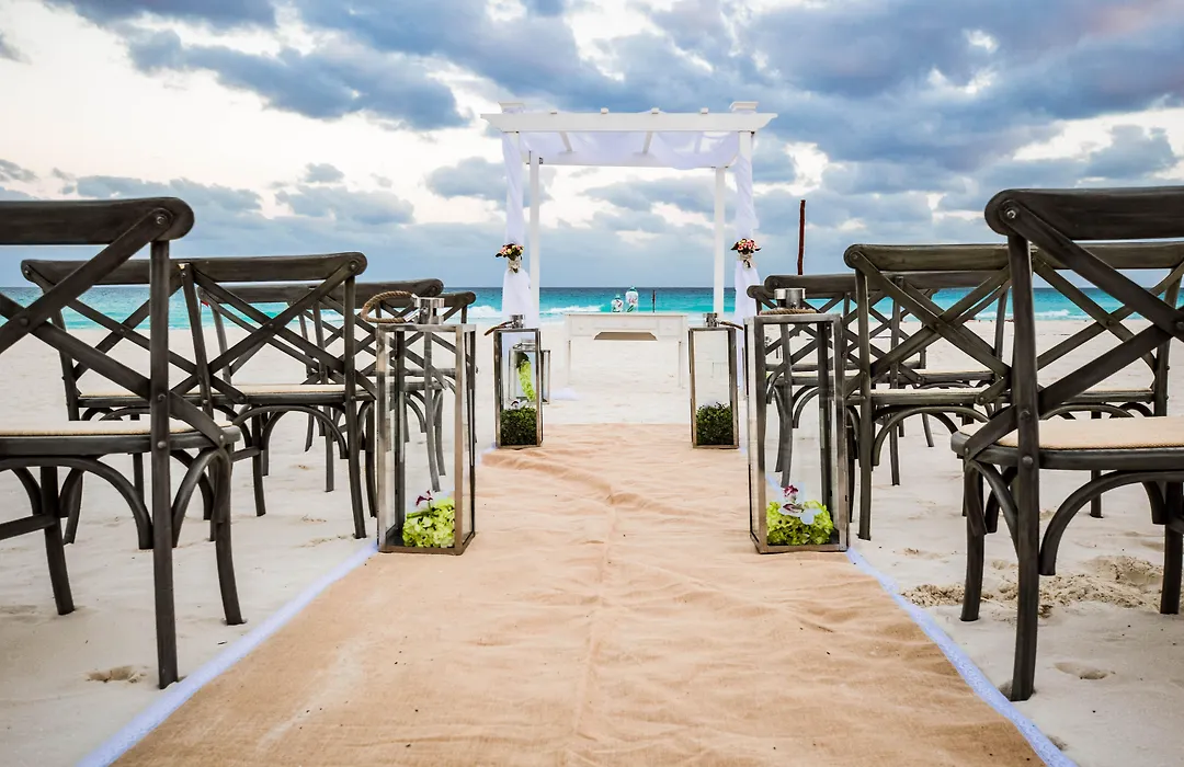 Park Royal Beach Cancun-1