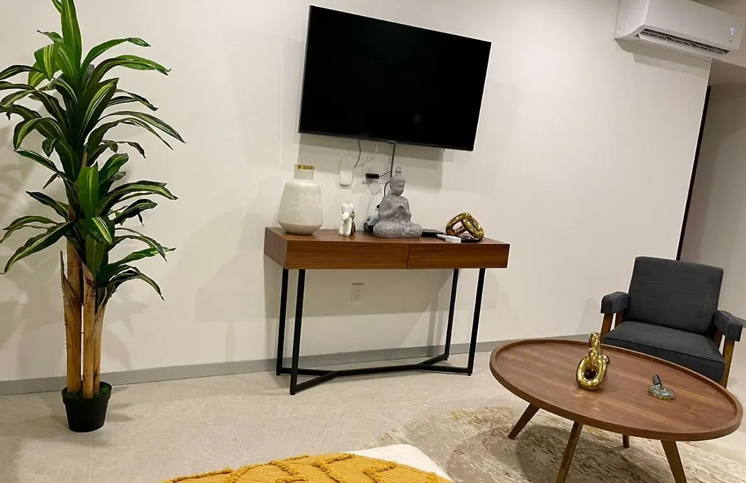 Urban Towers - Brand New Contemporary Apartment In Downtown-1
