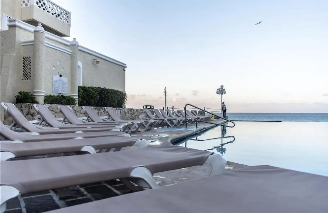 Cancun Beach&Sunrise-1