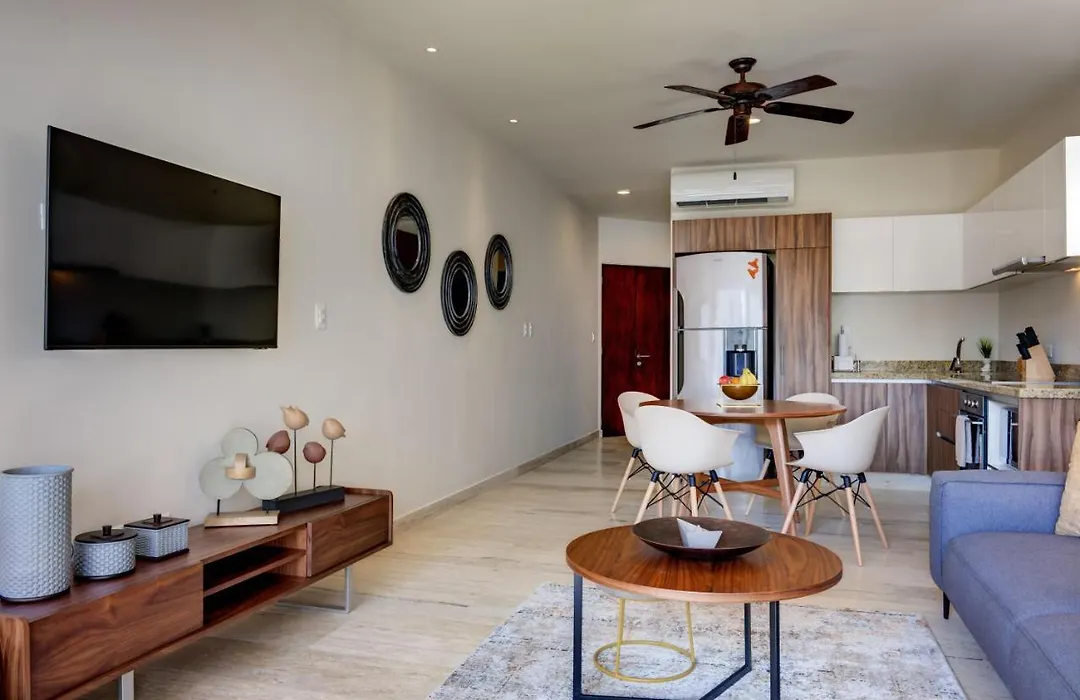 Brand New 1Br Design Condo Blocks From The Beach!!-1