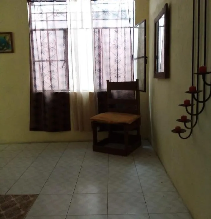 Departamento Parte Alta, A/A En Dormitorio, Bonito, Comodo, Amplio Y Con Pequeno Patio Trasero-1