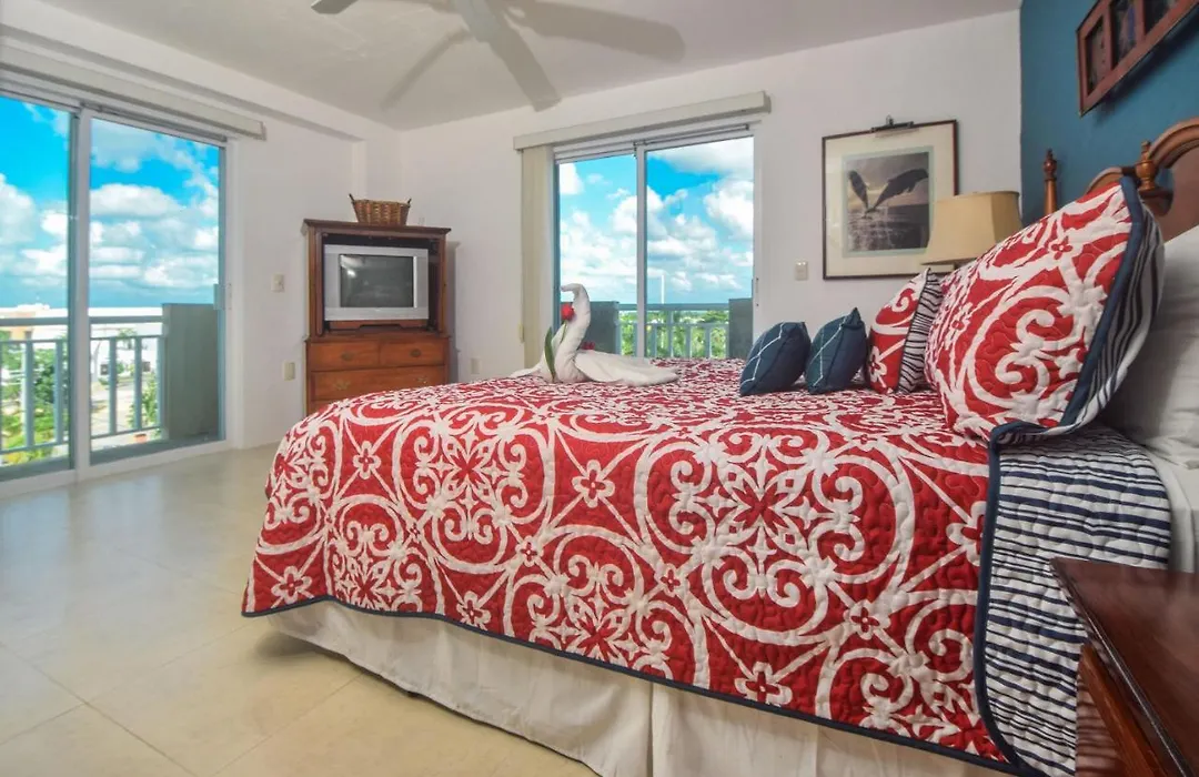Perfectly Located Oceanfront Condo Close To Town, Great Rates Cantil 5Cn-1