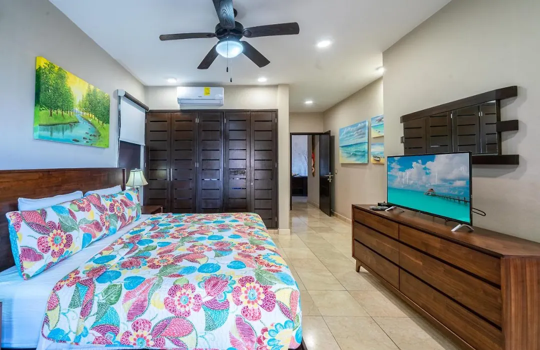 Penthouse Reef 401 - Beautiful Beachfront Ocean View - At El Faro-1